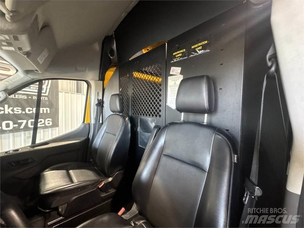 Ford Transit 250 Lava-autot