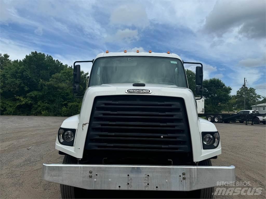 Freightliner 108SD Tienhoitoautot