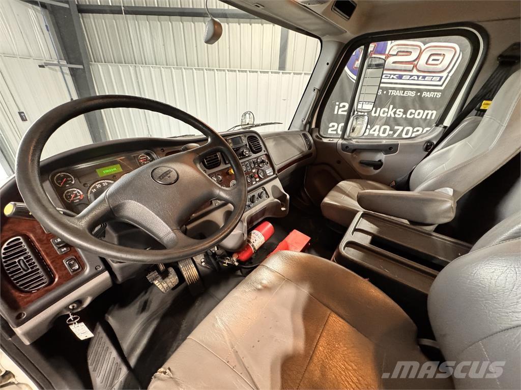 Freightliner M2 Umpikorikuorma-autot