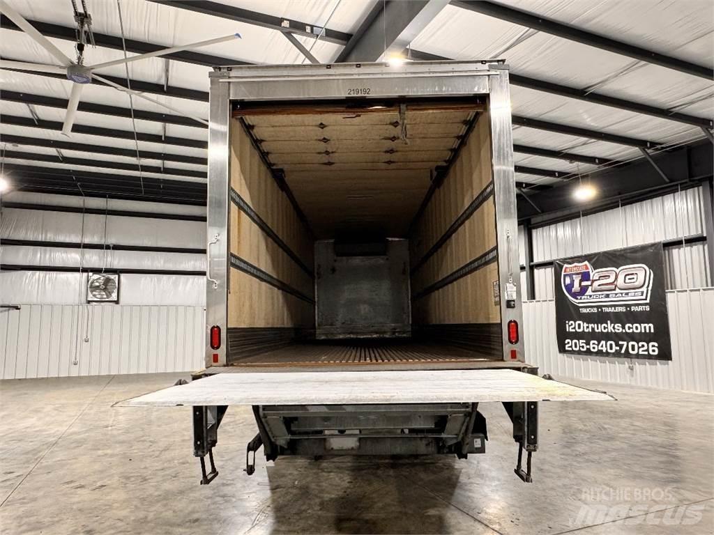 Freightliner M2 106 Kylmä-/Lämpökori kuorma-autot