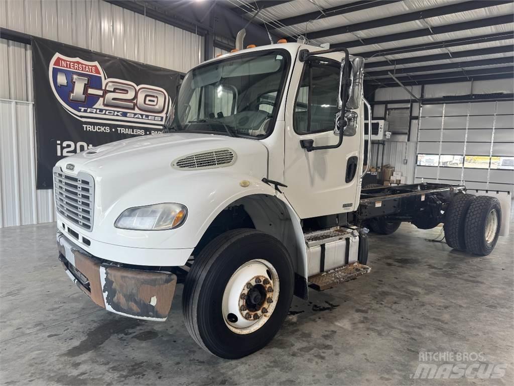Freightliner M2 106 Kuorma-autoalustat