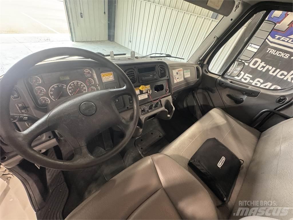 Freightliner M2 106 Kuorma-autoalustat