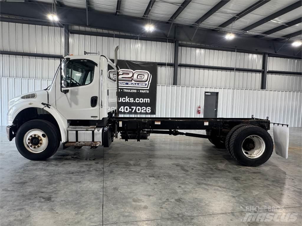 Freightliner M2 106 Kuorma-autoalustat
