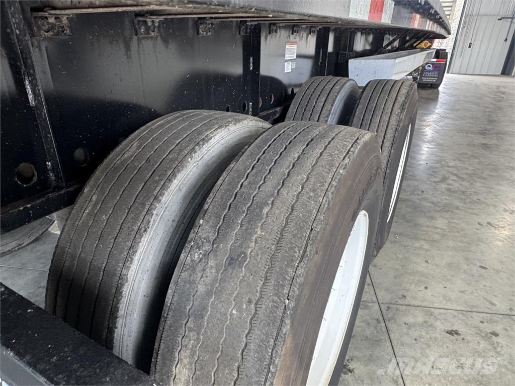 Great Dane Flatbed Lavaperävaunut