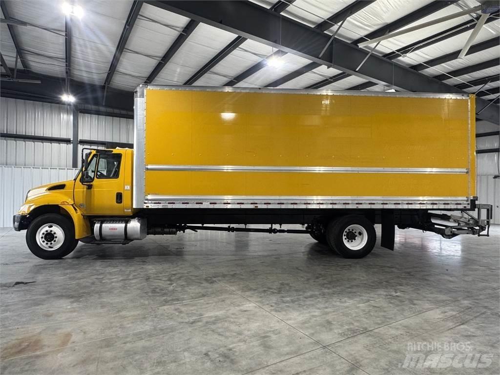 International 4300 Umpikorikuorma-autot