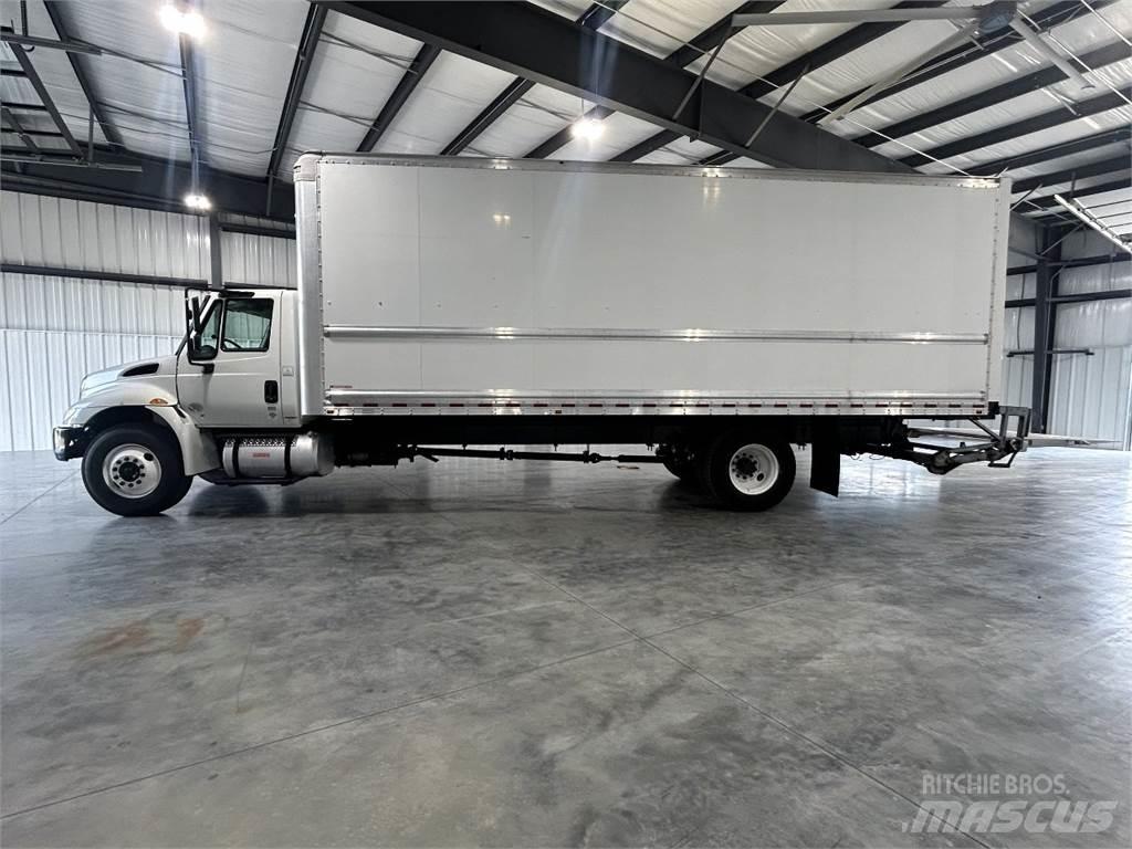 International 4300 Umpikorikuorma-autot