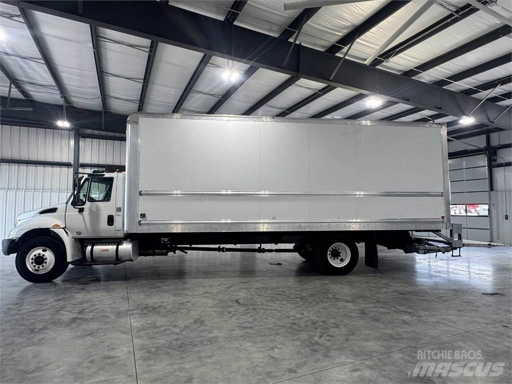 International 4300 Umpikorikuorma-autot