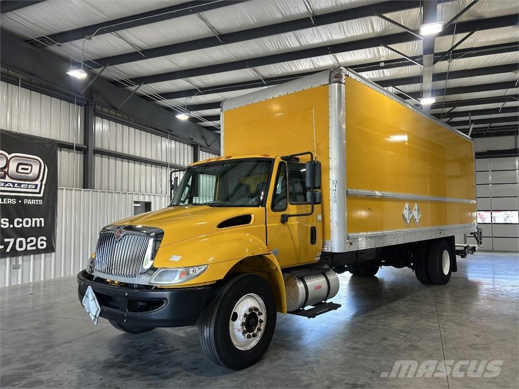 International 4300 Umpikorikuorma-autot