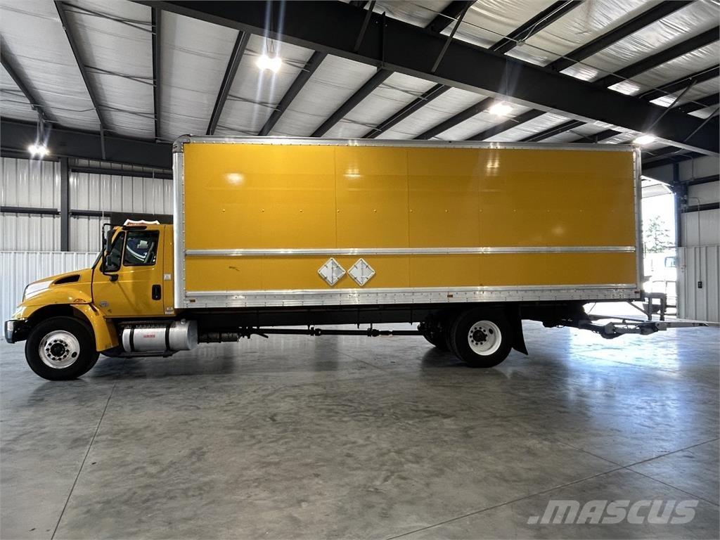 International 4300 Umpikorikuorma-autot