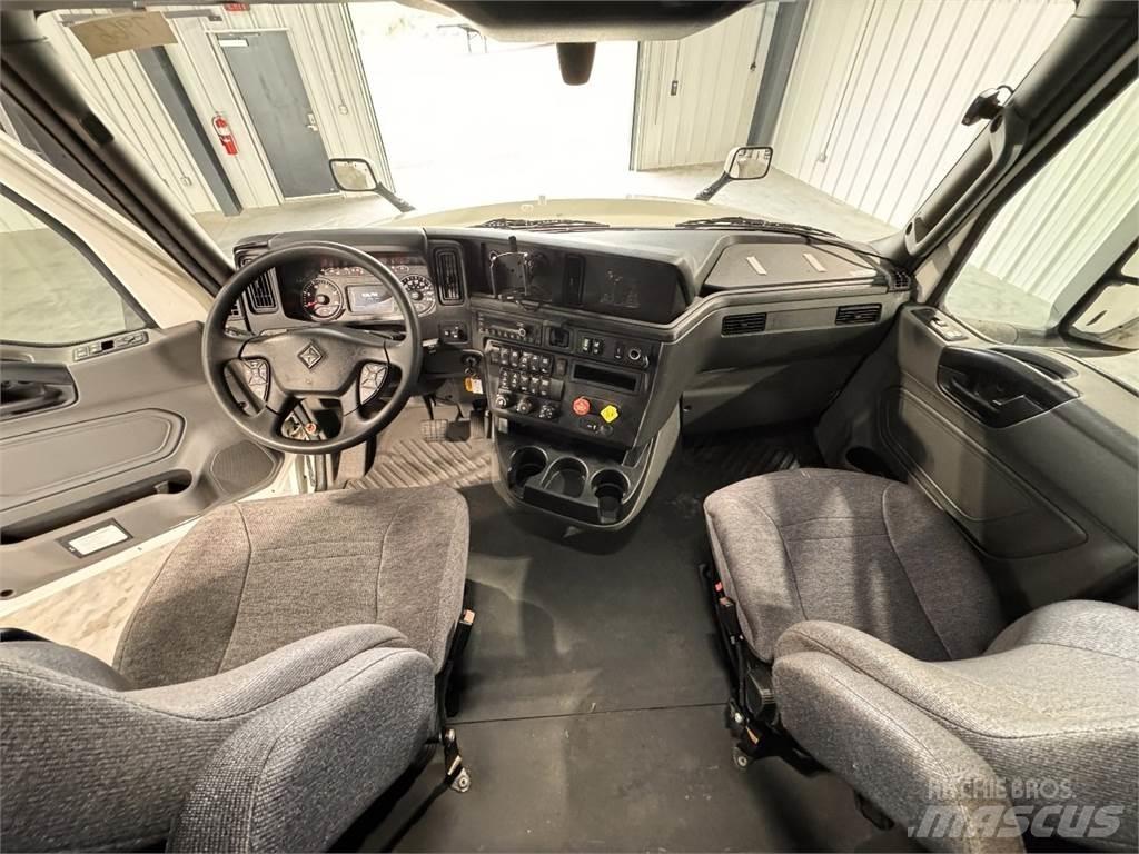 International LT625 Vetopöytäautot