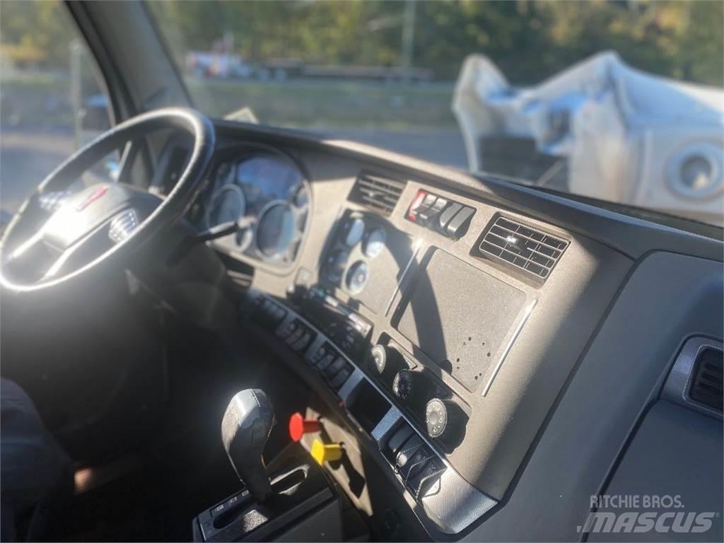 Kenworth T680 Vetopöytäautot