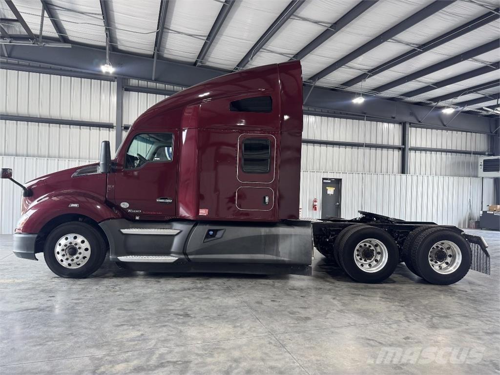 Kenworth T680 Vetopöytäautot