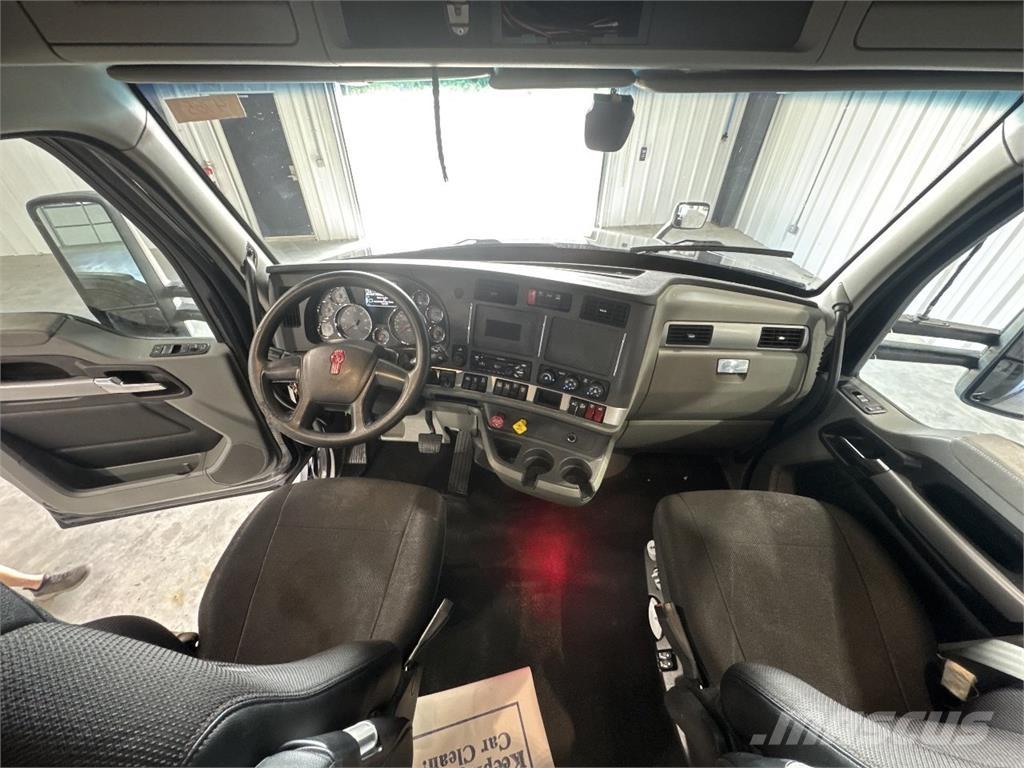 Kenworth T680 Vetopöytäautot