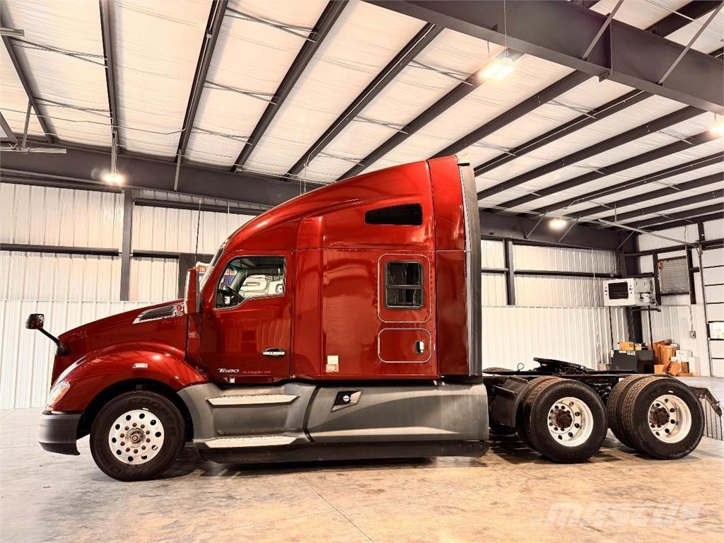 Kenworth T680 Vetopöytäautot