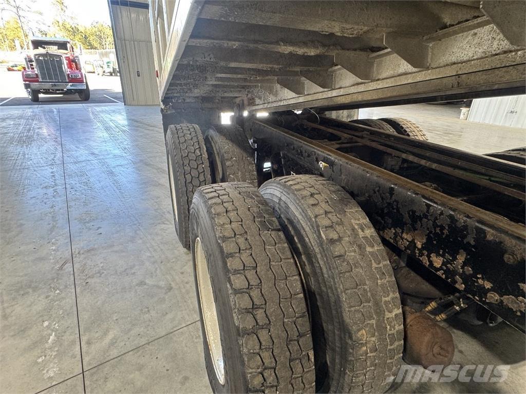 Kenworth T800 Sora- ja kippiautot