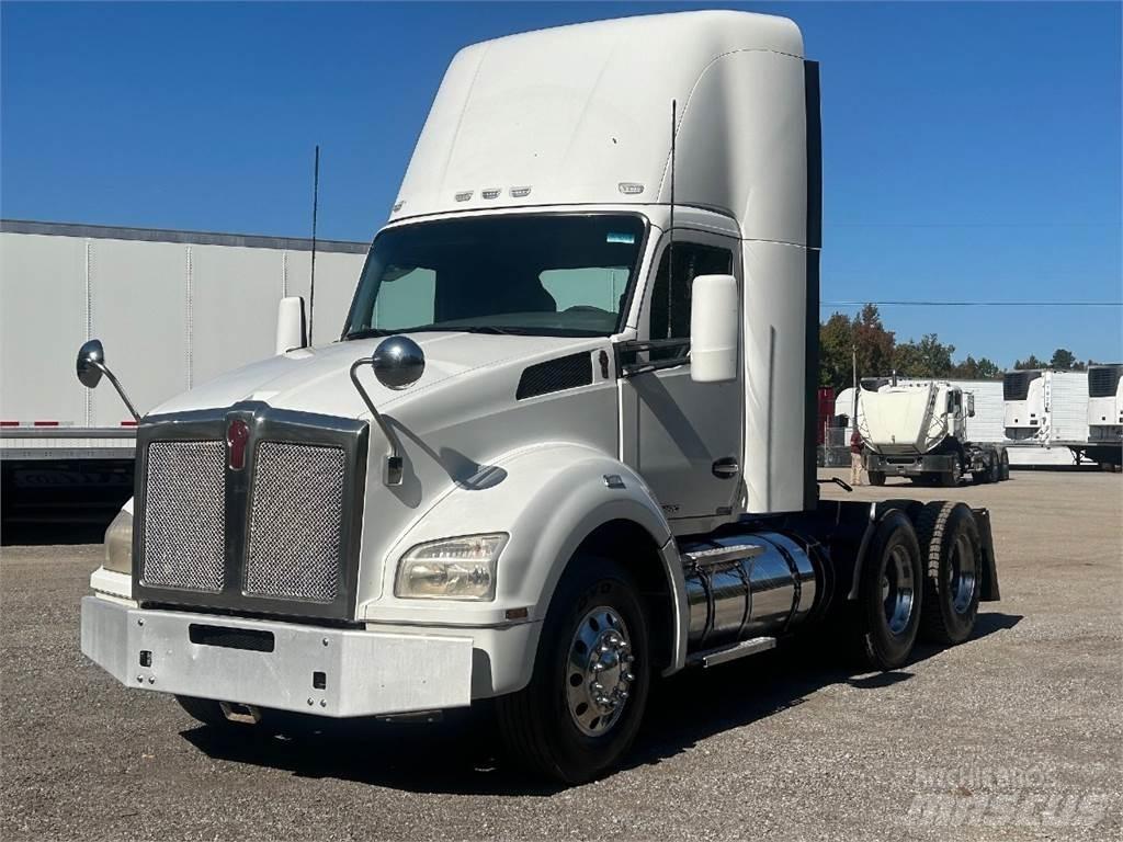 Kenworth T880 Vetopöytäautot