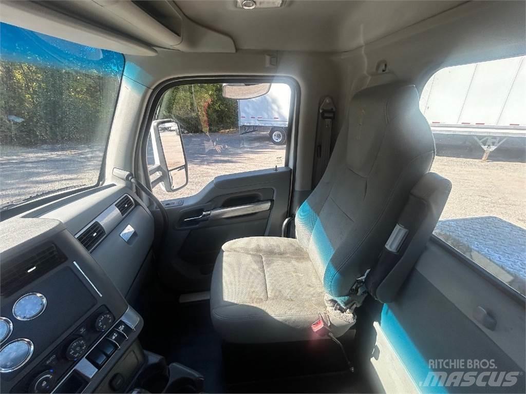 Kenworth T880 Vetopöytäautot