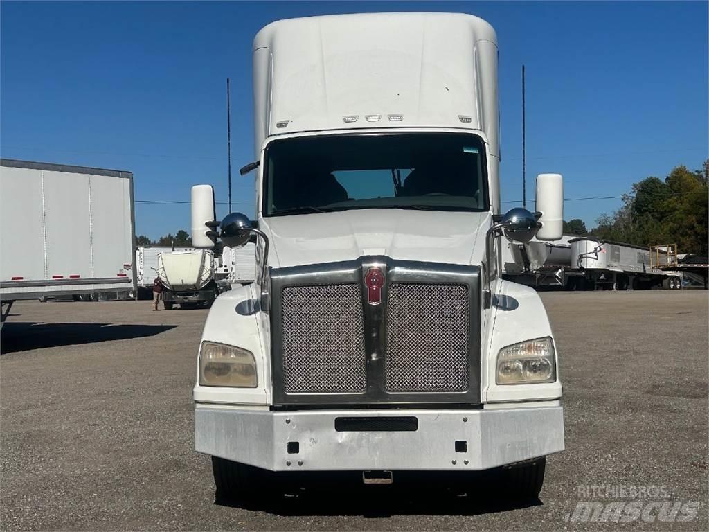 Kenworth T880 Vetopöytäautot