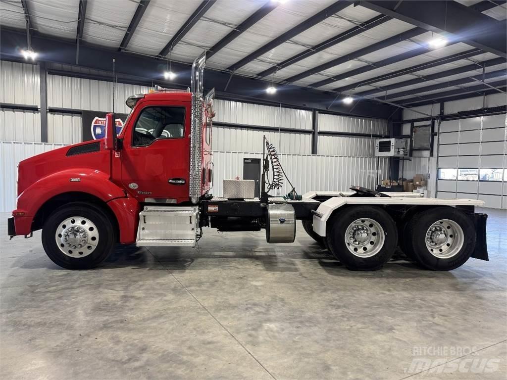 Kenworth T880 Vetopöytäautot