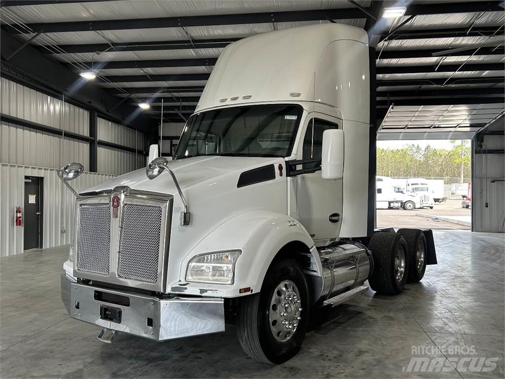 Kenworth T880 Vetopöytäautot