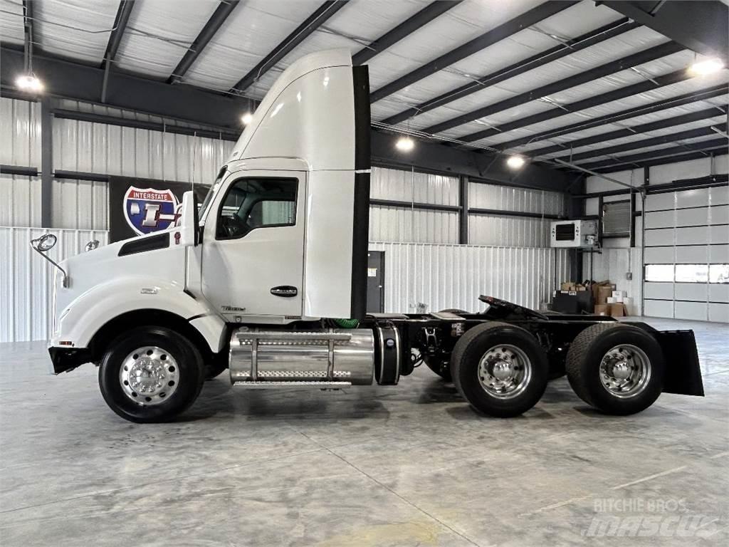 Kenworth T880 Vetopöytäautot