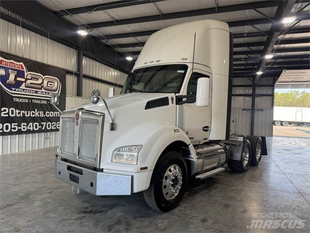 Kenworth T880 Vetopöytäautot