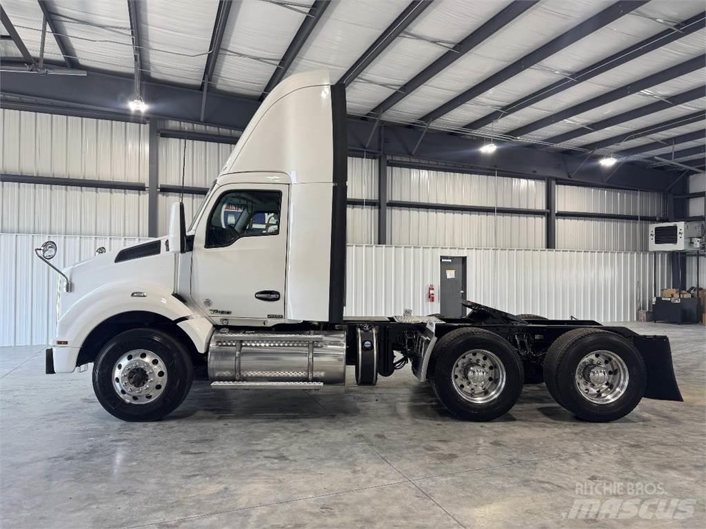 Kenworth T880 Vetopöytäautot