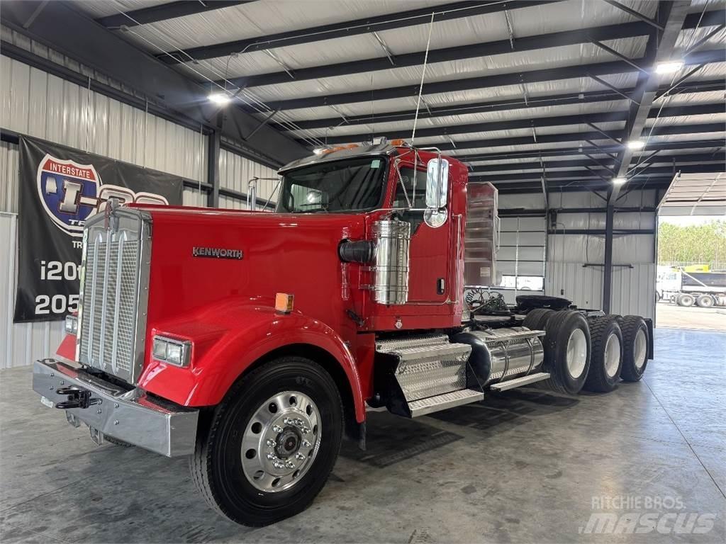 Kenworth W900 Vetopöytäautot