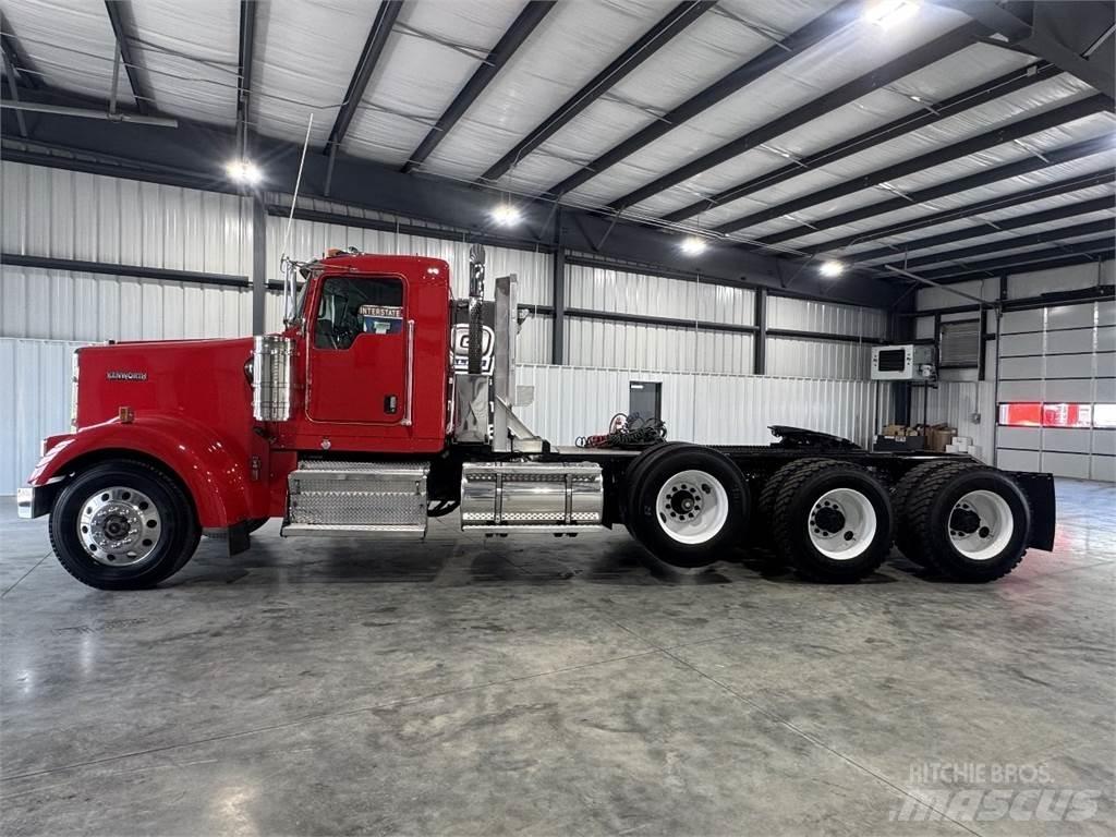 Kenworth W900 Vetopöytäautot