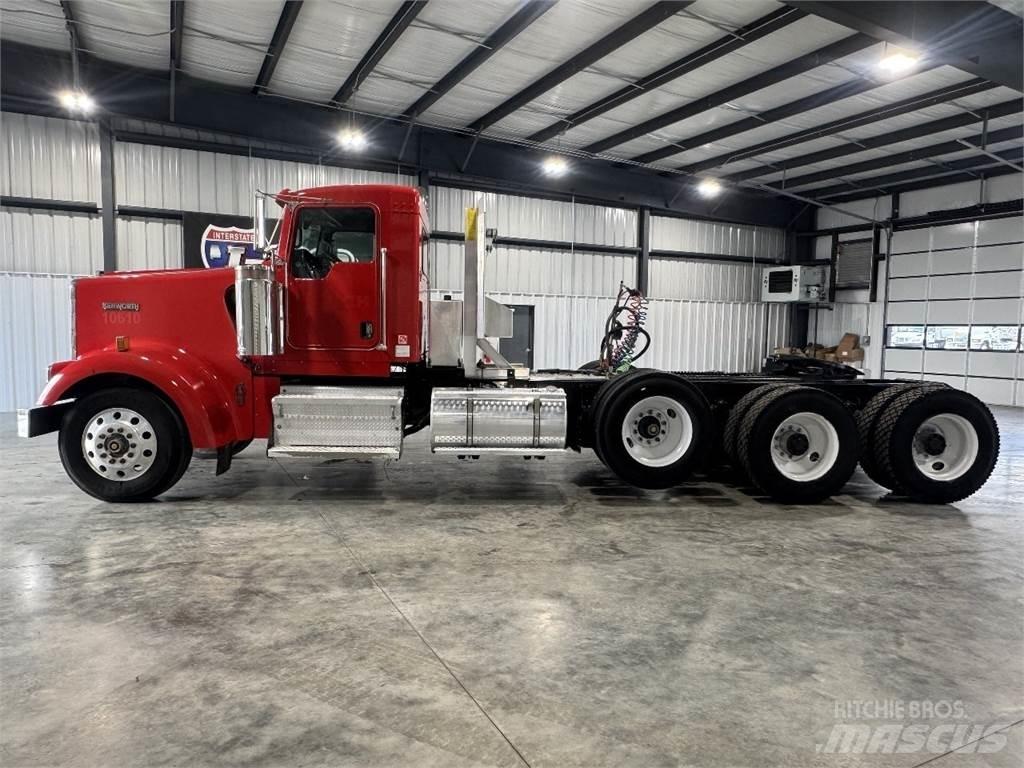 Kenworth W900L Vetopöytäautot