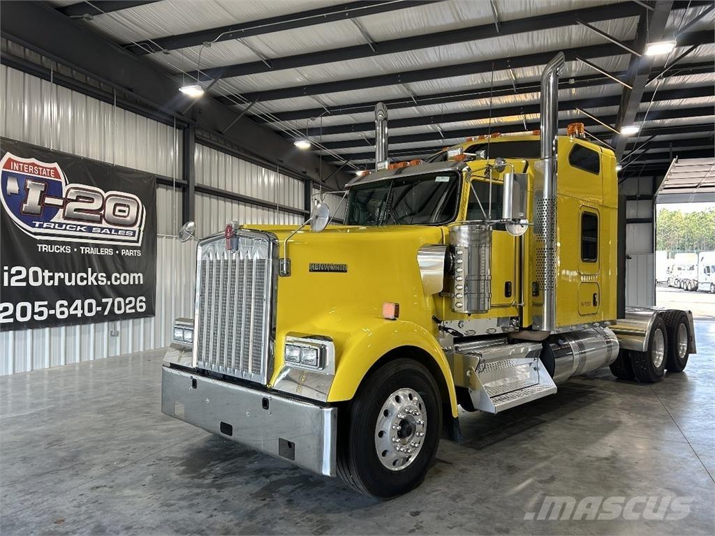 Kenworth W900L Vetopöytäautot
