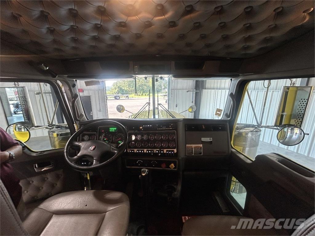 Kenworth W900L Vetopöytäautot