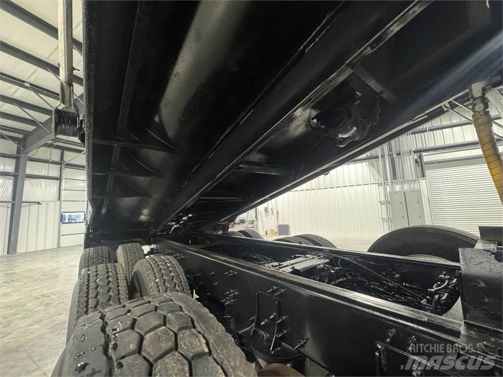 Mack GU713 Sora- ja kippiautot