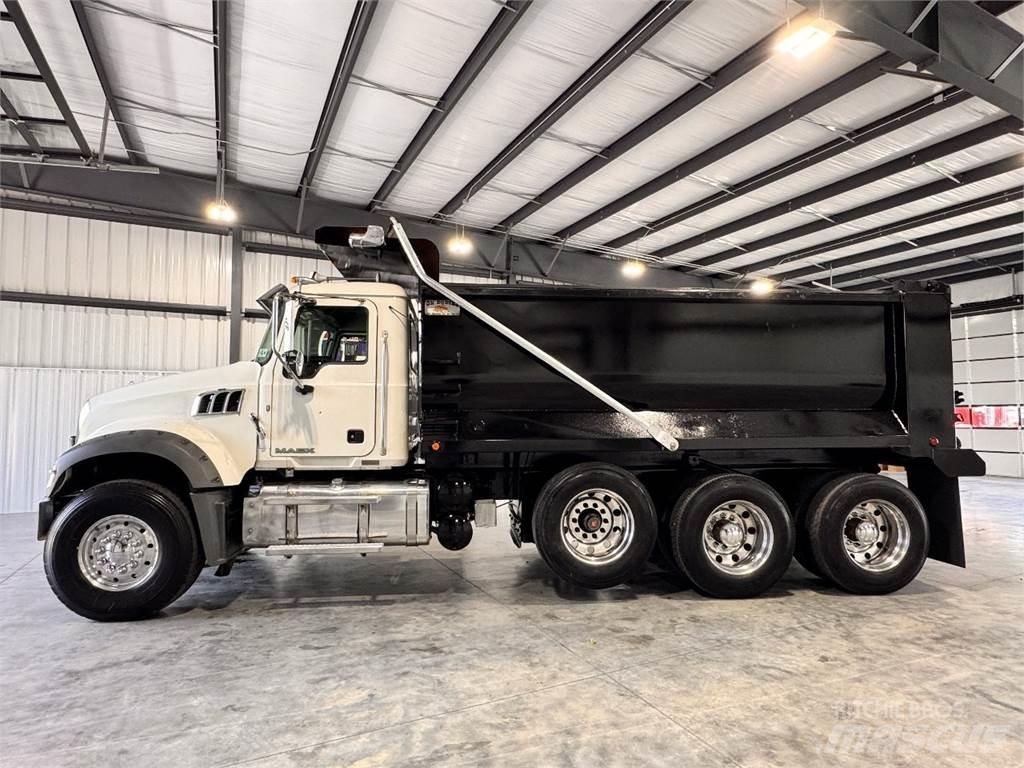 Mack GU713 Sora- ja kippiautot