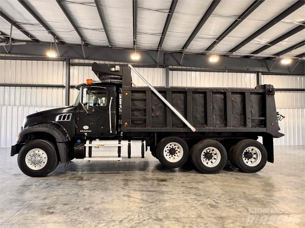 Mack GU713 Sora- ja kippiautot