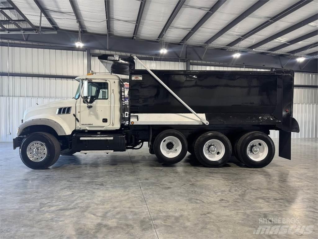 Mack GU713 Sora- ja kippiautot