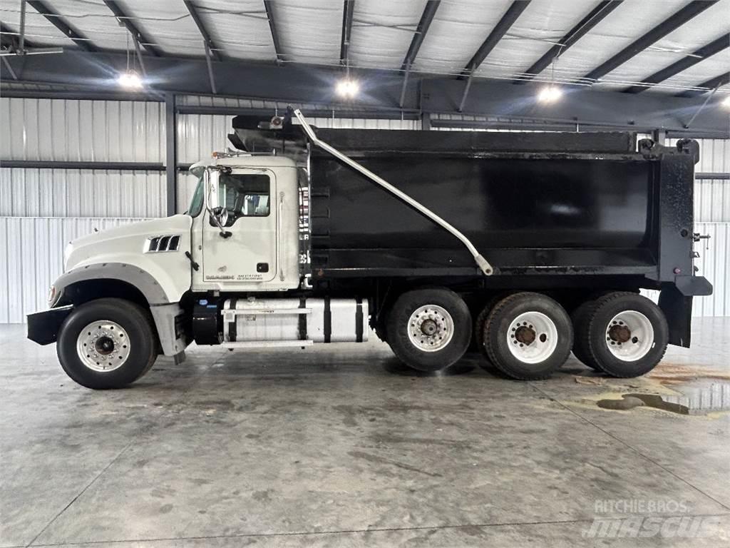 Mack GU713 Sora- ja kippiautot