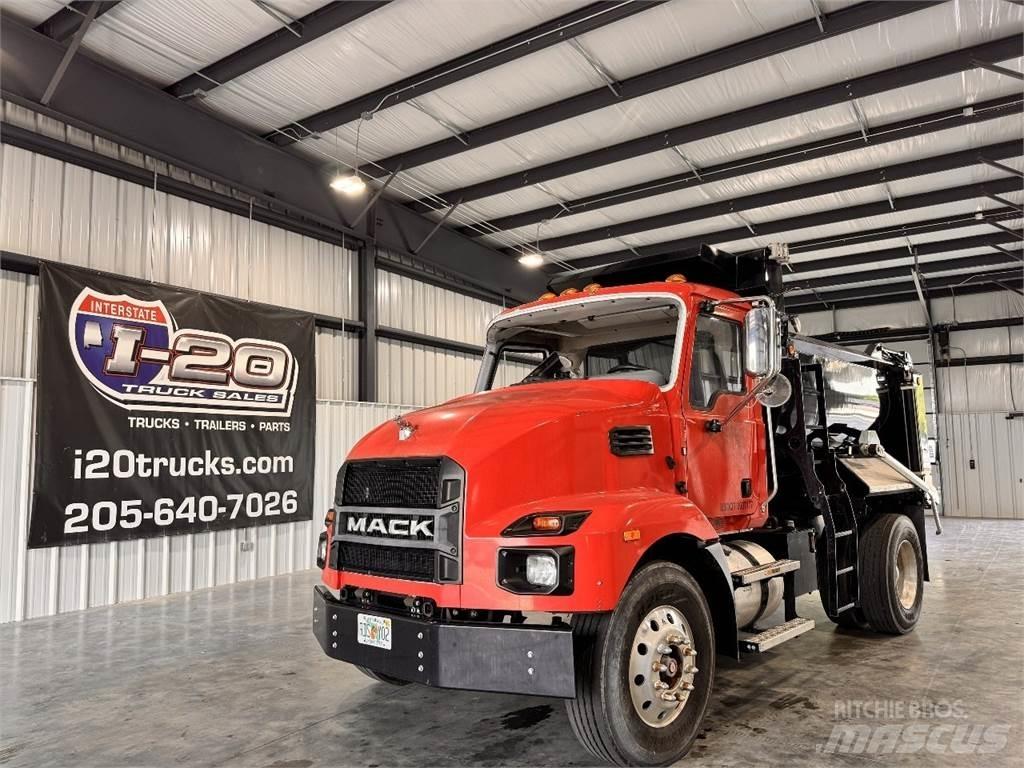 Mack MD6 Sora- ja kippiautot