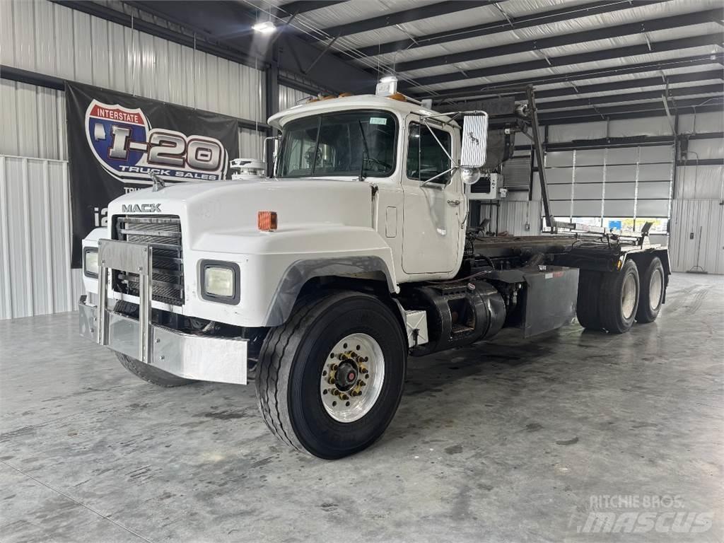 Mack RD690S Kontti-/tasonostoautot