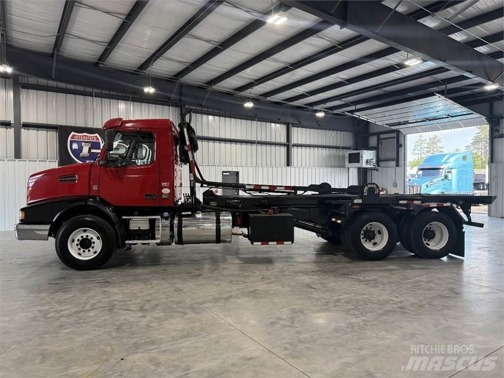 Volvo VHD Kontti-/tasonostoautot