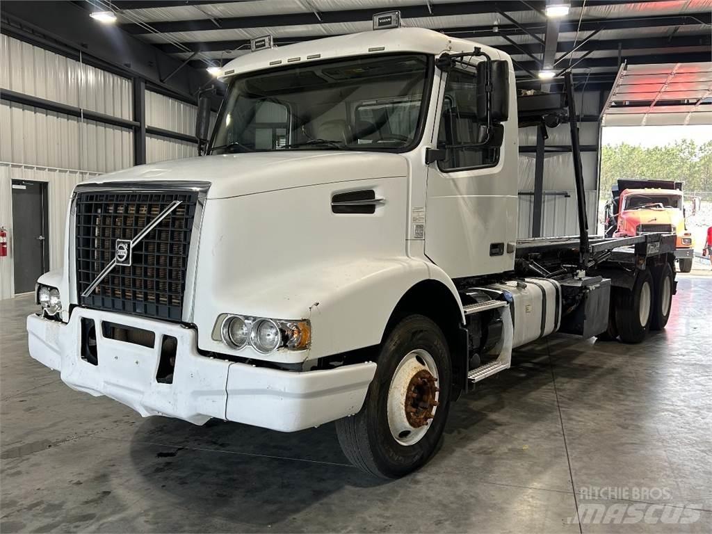 Volvo VHD Kontti-/tasonostoautot