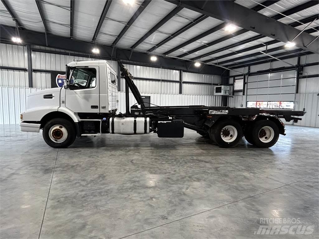 Volvo VHD Kontti-/tasonostoautot