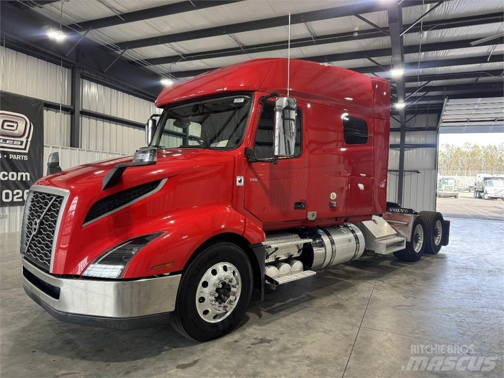Volvo VNL64T740 Vetopöytäautot