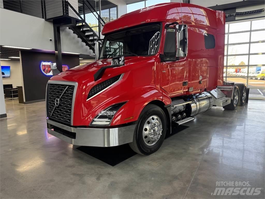 Volvo VNL64T740 Vetopöytäautot