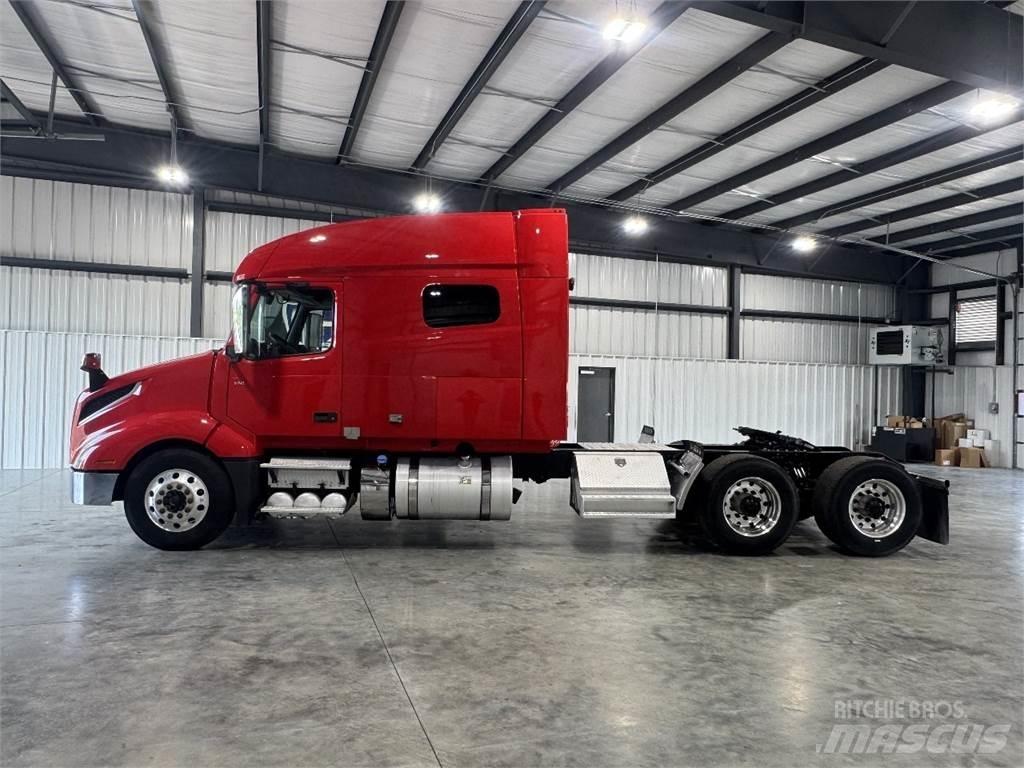 Volvo VNL740 Vetopöytäautot
