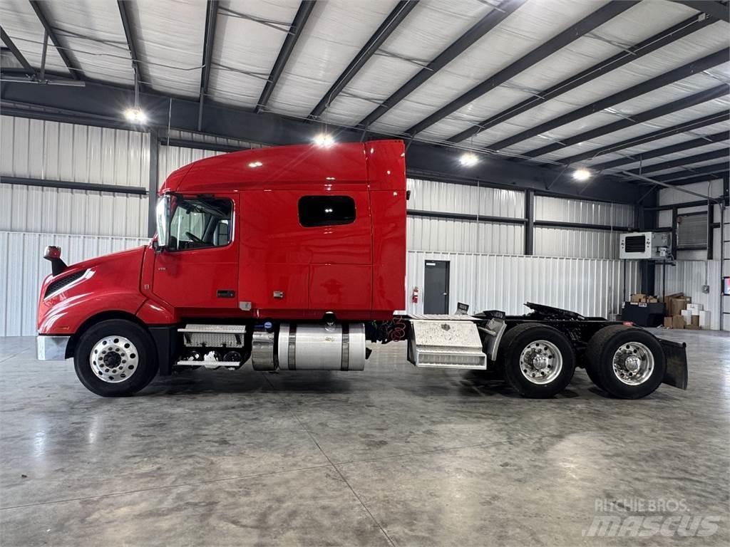 Volvo VNL740 Vetopöytäautot