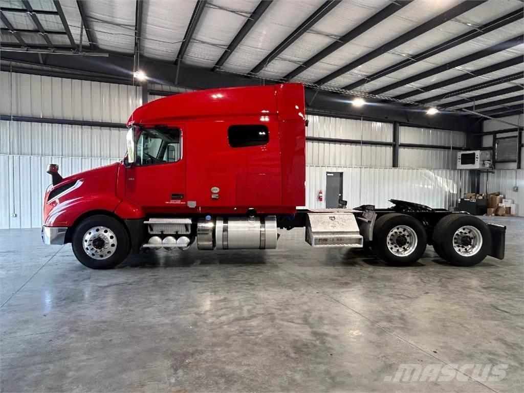 Volvo VNL740 Vetopöytäautot