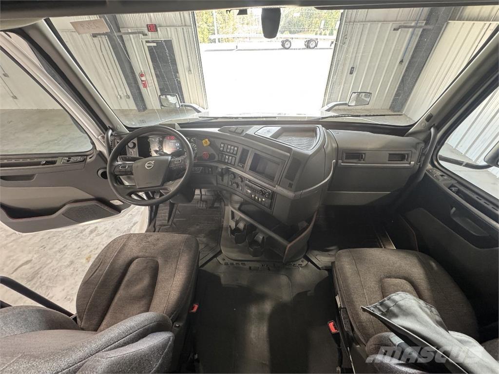 Volvo VNL760 Vetopöytäautot