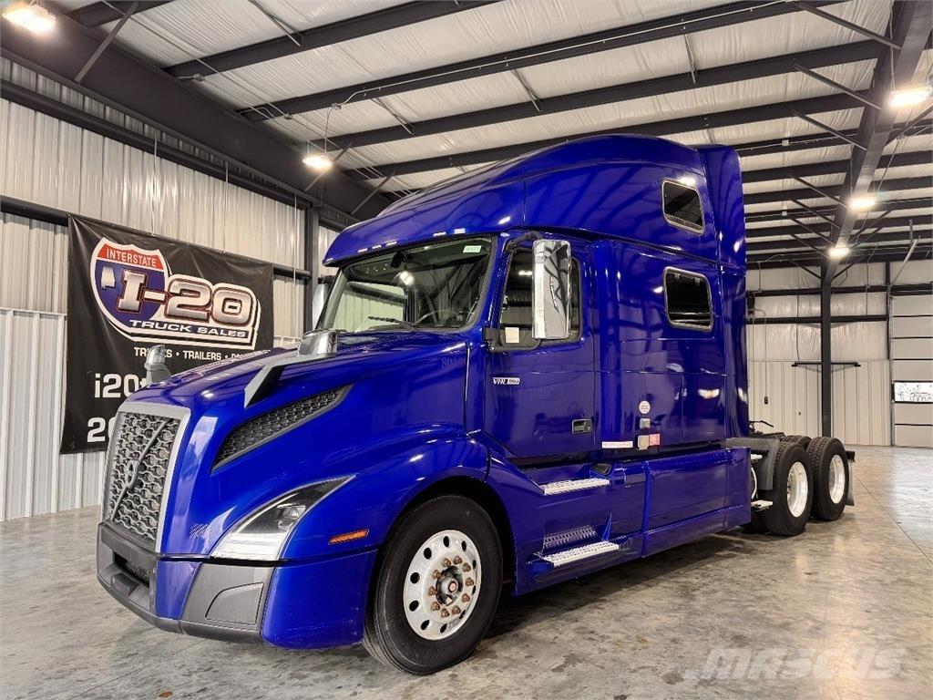 Volvo VNL860 Vetopöytäautot