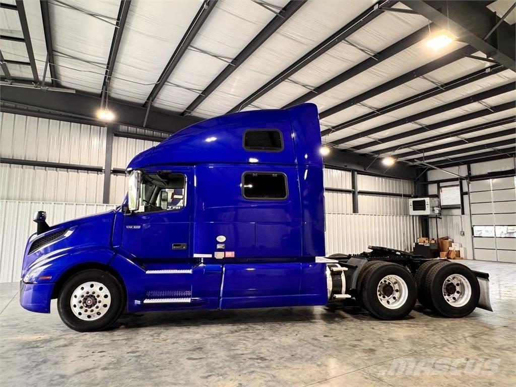 Volvo VNL860 Vetopöytäautot